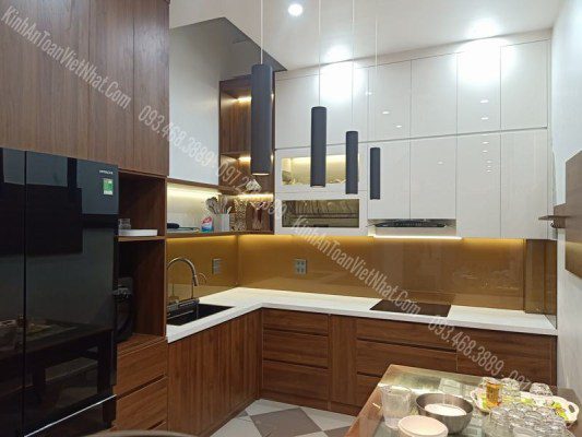 CTTB Kính Ốp Bếp Nhũ Vàng 03 thi công tại Hoàng Hoa Thám - Ba Đình