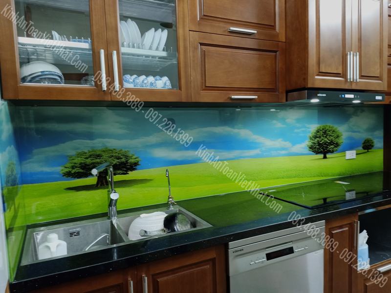 CTTB Kính Ốp Bếp 3D thi công tại Bắc Ninh