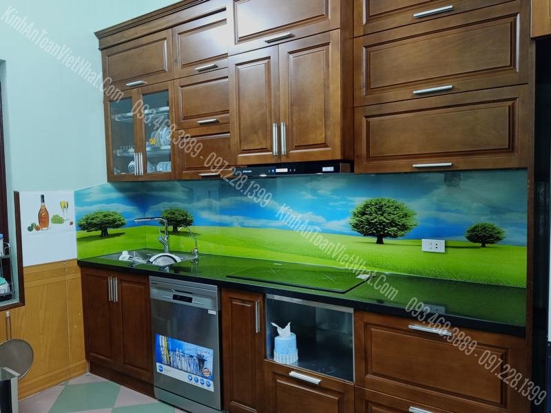 CTTB Kính Ốp Bếp 3D thi công tại Bắc Ninh