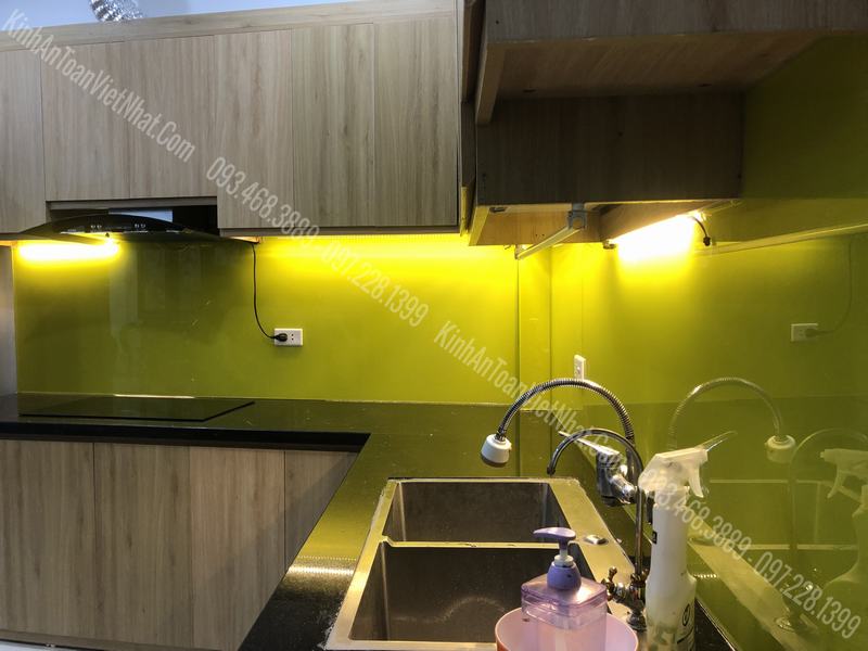 CTTB Kính Ốp Bếp Vàng Chanh Kim Sa thi công tại Gia Lâm - Hà Nội