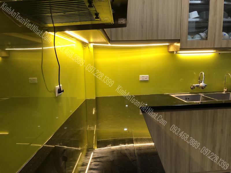 CTTB Kính Ốp Bếp Vàng Chanh Kim Sa thi công tại Gia Lâm - Hà Nội