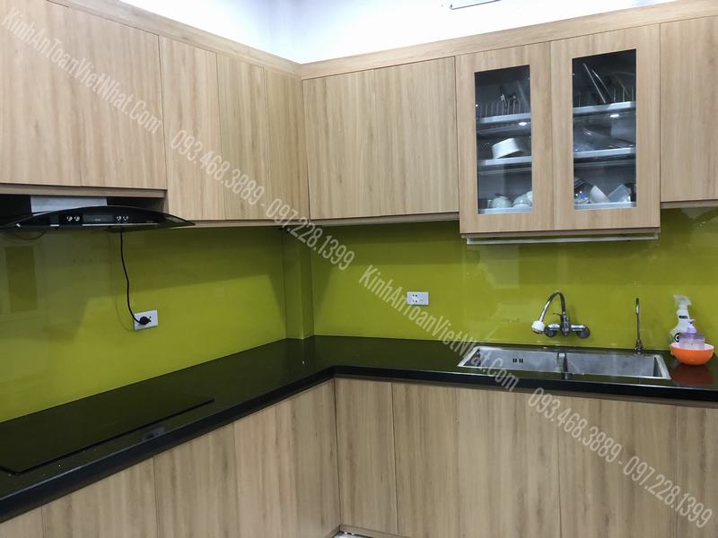 CTTB Kính Ốp Bếp Vàng Chanh Kim Sa thi công tại Gia Lâm - Hà Nội