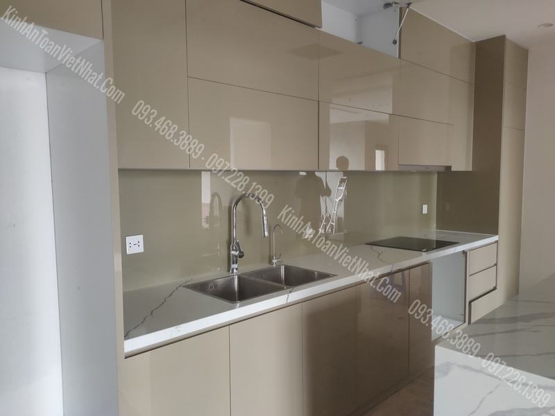 CTTB Kính Ốp Bếp màu Nhũ Be thi công tại Toà the Matix one Lê Quang Đạo - Nam Từ Liêm