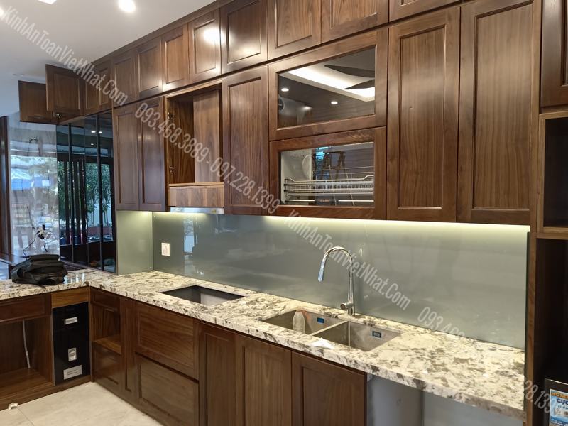 CTTB Kính Ốp Bếp màu Nhũ Thiếc thi công tại Tam Hưng - Thanh Oai