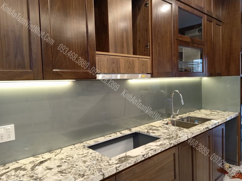 CTTB Kính Ốp Bếp màu Nhũ Thiếc thi công tại Tam Hưng - Thanh Oai