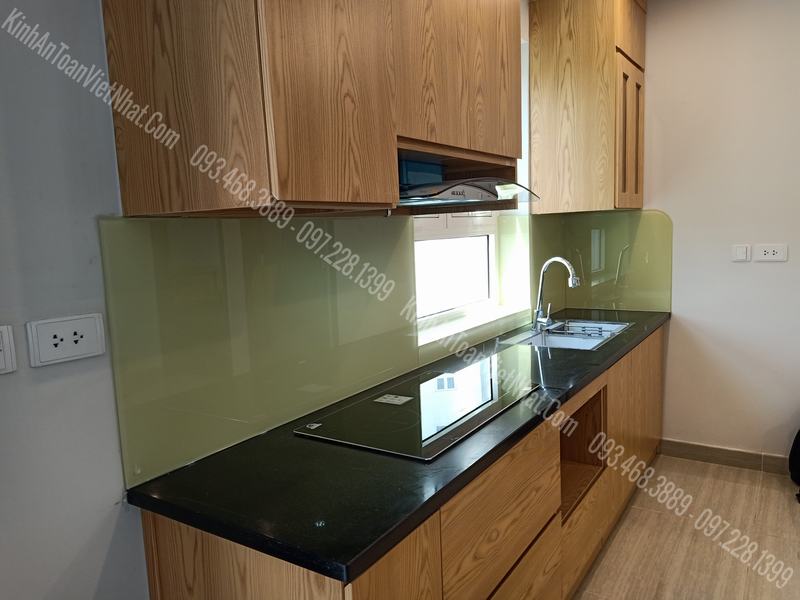 CTTB Kính Ốp Bếp màu Kem Kim Sa lắp đặt tại L5 Ciputra - Tây Hồ