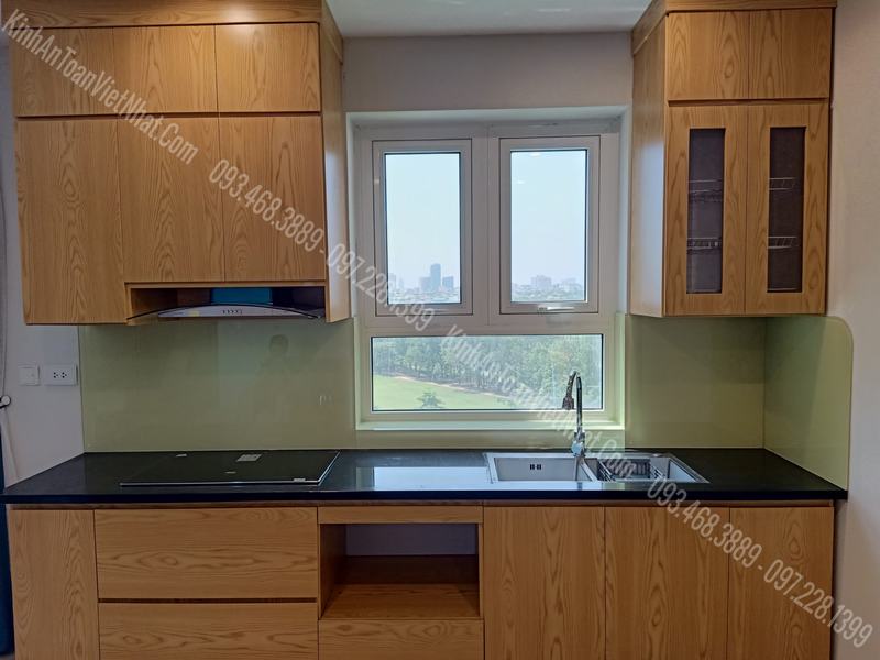 CTTB Kính Ốp Bếp màu Kem Kim Sa lắp đặt tại L5 Ciputra - Tây Hồ