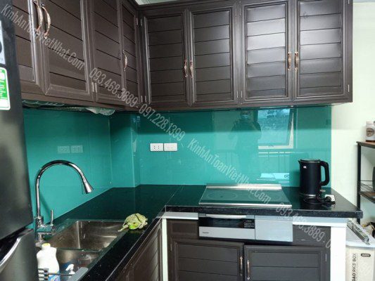 CTTB Kính ốp bếp màu Xanh Ngọc Kim Sa thi công tại Hạo Nam – Đống Đa