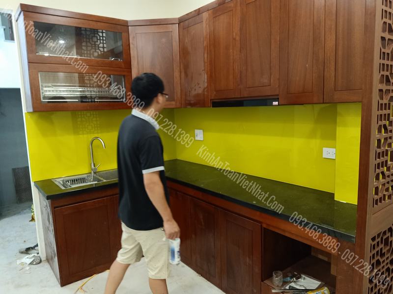 CTTB Kính Bếp màu Vàng Chanh Kim Sa thi công tại Dương Quảng Hàm - Cầu Giấy