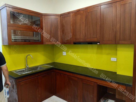 CTTB Kính Bếp màu Vàng Chanh Kim Sa thi công tại Dương Quảng Hàm - Cầu Giấy
