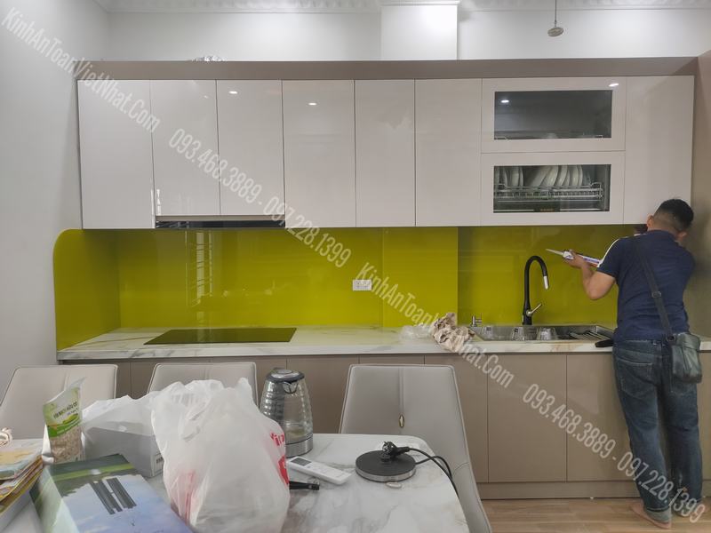 CTTB Kính Ốp Bếp màu Vàng Chanh lắp đặt tại Ngõ 74 Đào Tấn - Ba Đình