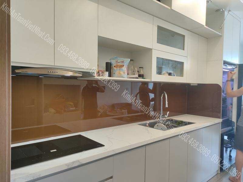CTTB Kính Ốp Bếp màu Nâu thi công tại GS1 Vinsmat Tây Mỗ - Nam Từ Liêm