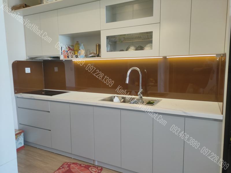 CTTB Kính Ốp Bếp màu Nâu thi công tại GS1 Vinsmat Tây Mỗ - Nam Từ Liêm