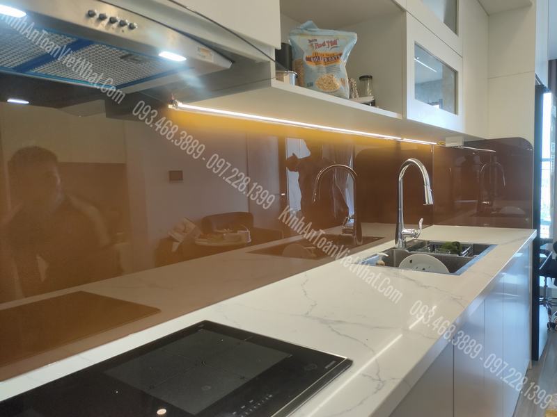 CTTB Kính Ốp Bếp màu Nâu thi công tại GS1 Vinsmat Tây Mỗ - Nam Từ Liêm