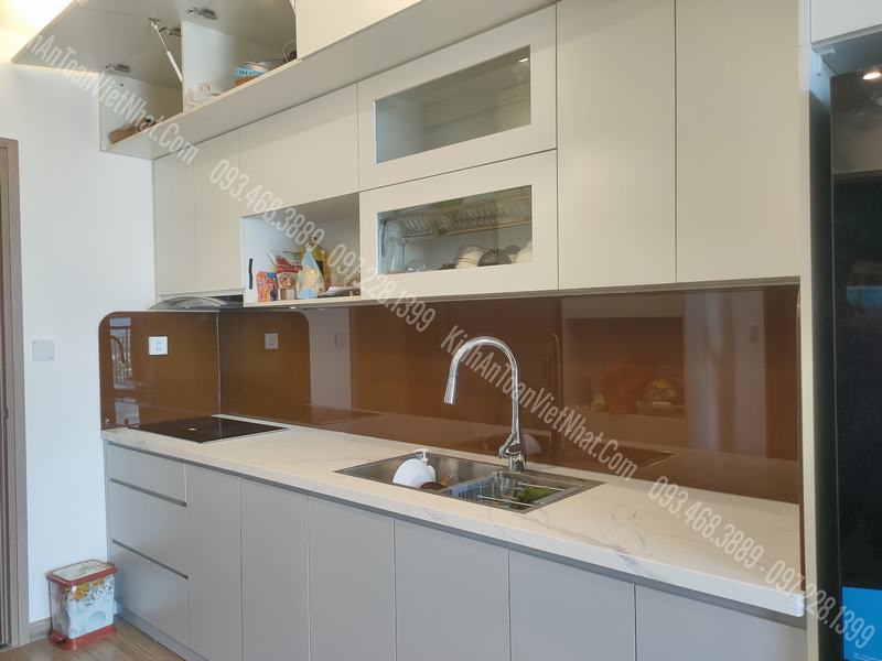 CTTB Kính Ốp Bếp màu Nâu thi công tại GS1 Vinsmat Tây Mỗ - Nam Từ Liêm