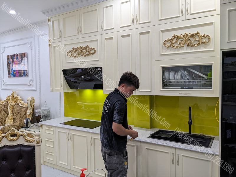 CTTB Kính Ốp Bếp Vàng Chanh Kim Sa thi công tại 55 Trần Phú - Hà Đông