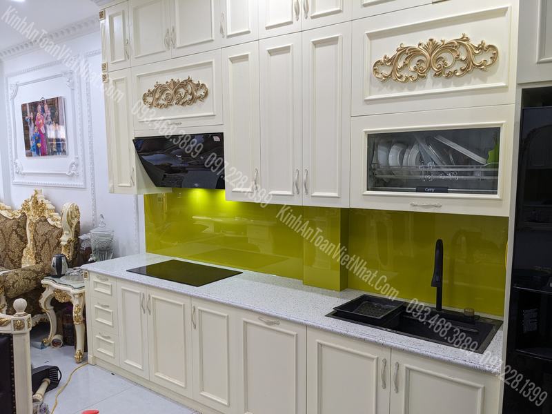 CTTB Kính Ốp Bếp Vàng Chanh Kim Sa thi công tại 55 Trần Phú - Hà Đông