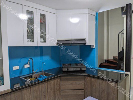 CTTB Kính Ốp Bếp màu Xanh Dương thi công tại 145 Văn Chương - Đống Đa