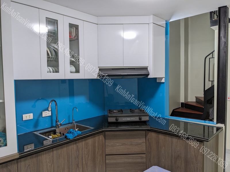 CTTB Kính Ốp Bếp màu Xanh Dương thi công tại 145 Văn Chương - Đống Đa