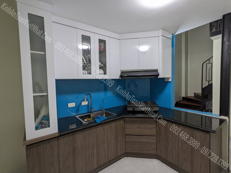 CTTB Kính Ốp Bếp màu Xanh Dương thi công tại 145 Văn Chương - Đống Đa