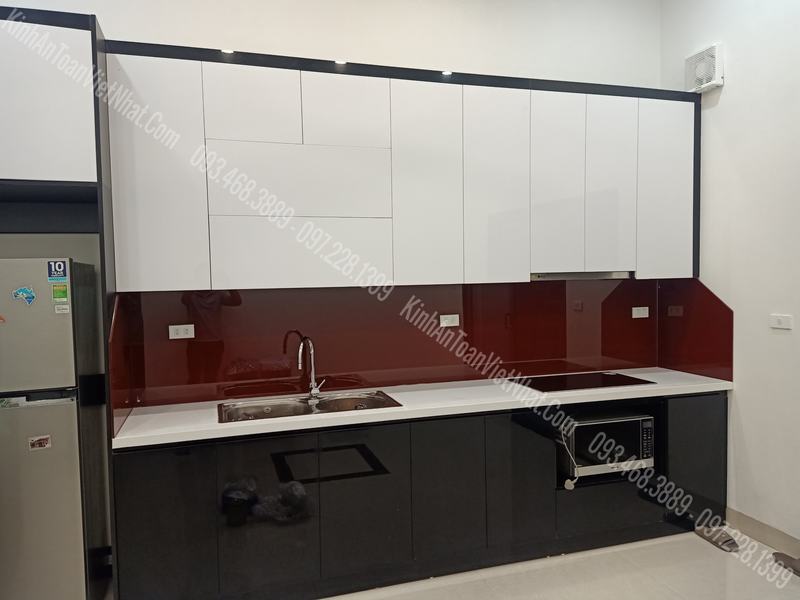 CTTB Kính Ốp Bếp màu Đỏ Rubi  thi công tại 72 Nguyễn Trãi - Thanh Xuân