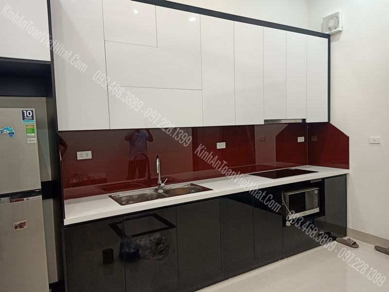 CTTB Kính Ốp Bếp màu Đỏ Rubi  thi công tại 72 Nguyễn Trãi - Thanh Xuân