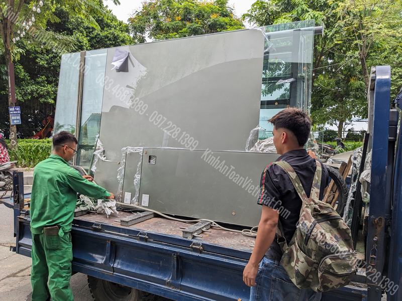 CTTB Kính Ốp Bếp màu Nhũ Đồng 02 thi công tại Trích Sài - Tây Hồ