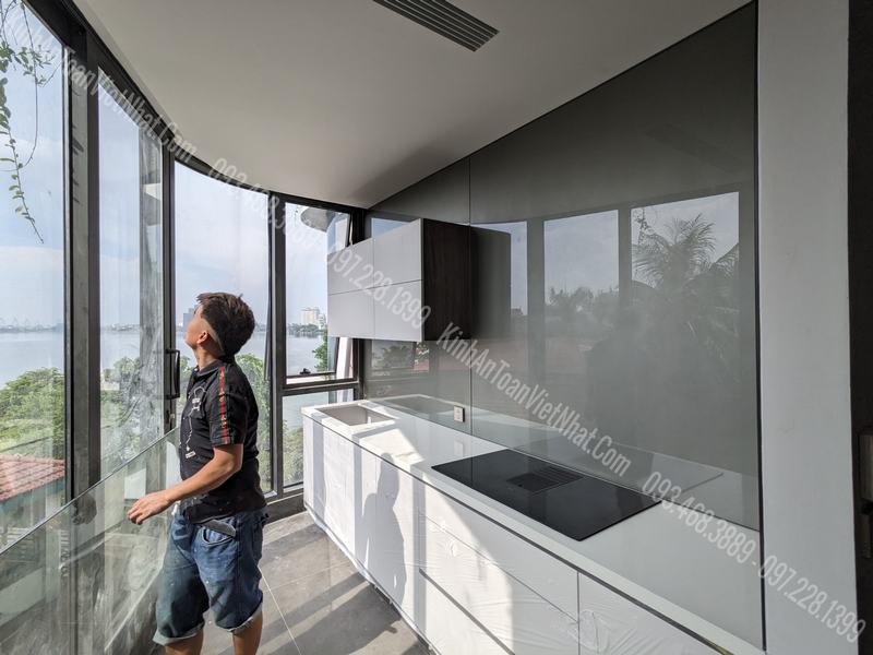 CTTB Kính Ốp Bếp màu Nhũ Đồng 02 thi công tại Trích Sài - Tây Hồ