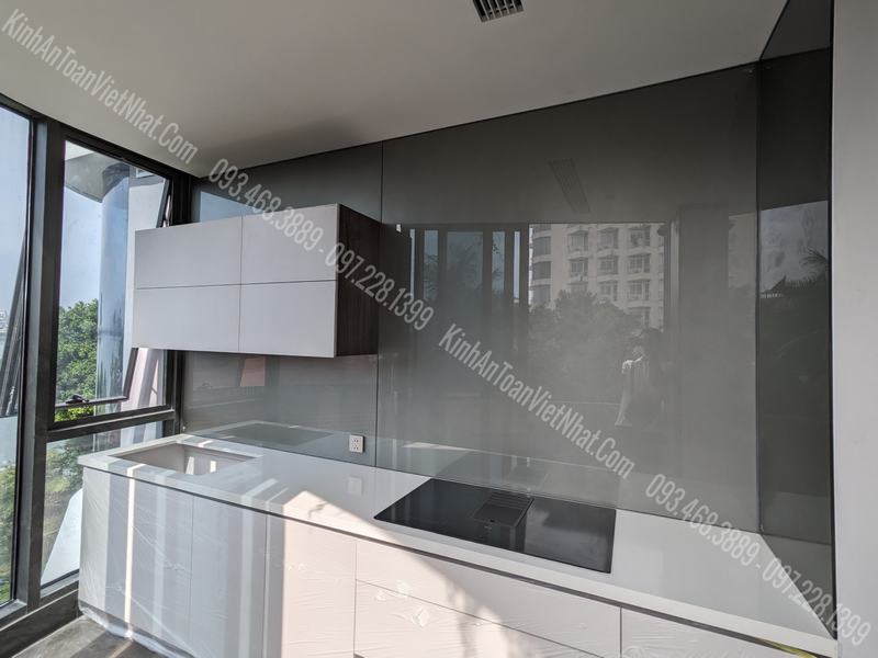 CTTB Kính Ốp Bếp màu Nhũ Đồng 02 thi công tại Trích Sài - Tây Hồ