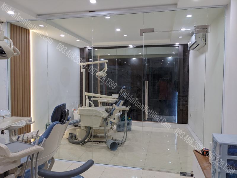 CTTB Vách Kính - Cửa Lùa 1 Cánh thi công tại Nguyễn Hy Quang - Đống Đa