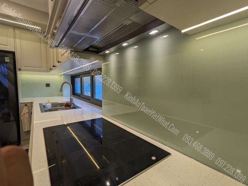 CTTB Kính Ốp Bếp màu Trắng Sữa Kim Sa lắp đặt tại Ciputra – Tây Hồ