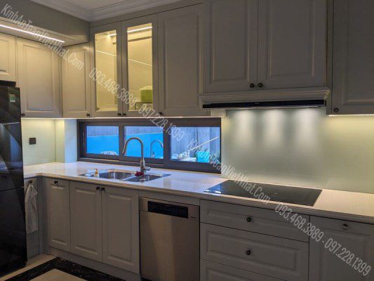 CTTB Kính Ốp Bếp màu Trắng Sữa Kim Sa lắp đặt tại Ciputra – Tây Hồ
