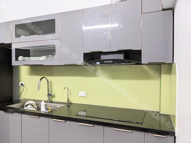 CTTB Kính Ốp Bếp màu Kem lắp đặt tại Đống Đa