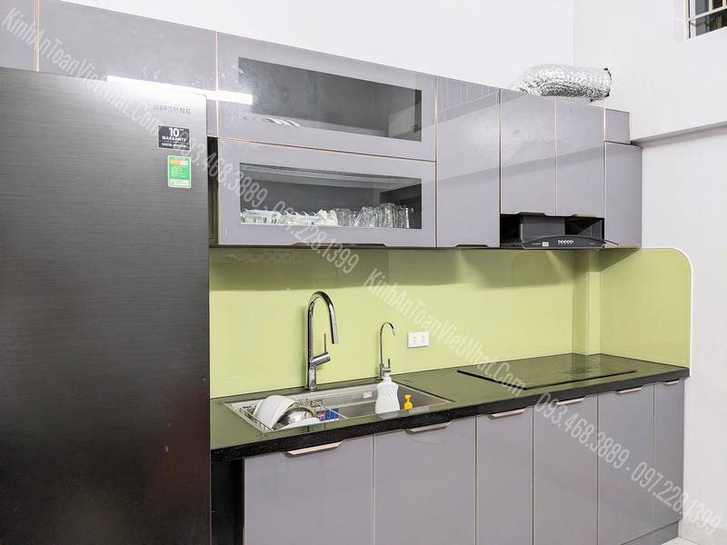 CTTB Kính Ốp Bếp màu Kem lắp đặt tại Đống Đa