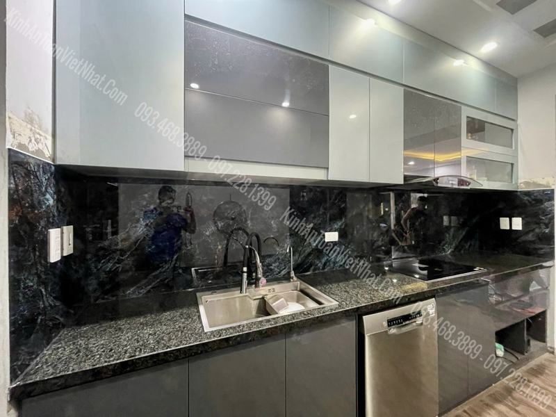 CTTB Kính Ốp Bếp 3D Vân Đá lắp đặt tại 96 Định Công – Hoàng Mai