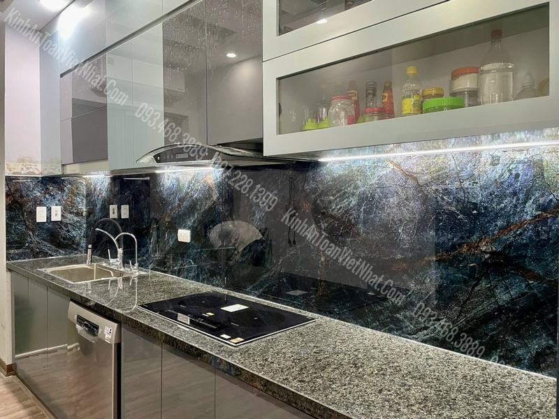 CTTB Kính Ốp Bếp 3D Vân Đá lắp đặt tại 96 Định Công – Hoàng Mai