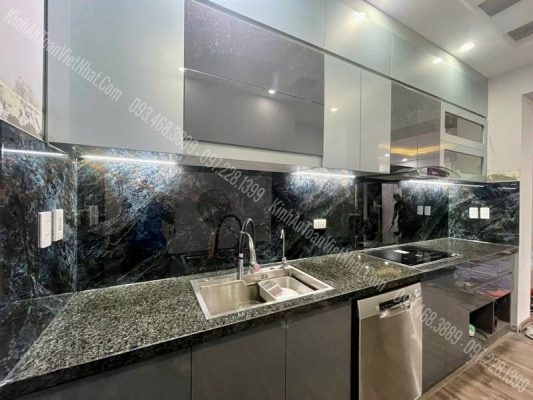 CTTB Kính Ốp Bếp 3D Vân Đá lắp đặt tại 96 Định Công – Hoàng Mai