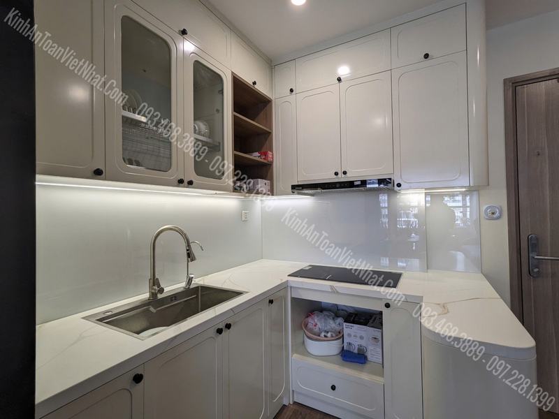  CTTB Kính Ốp Bếp màu Trắng Sữa Siêu Trong lắp đặt tại S102 Vinhome Ocean Park – Gia Lâm