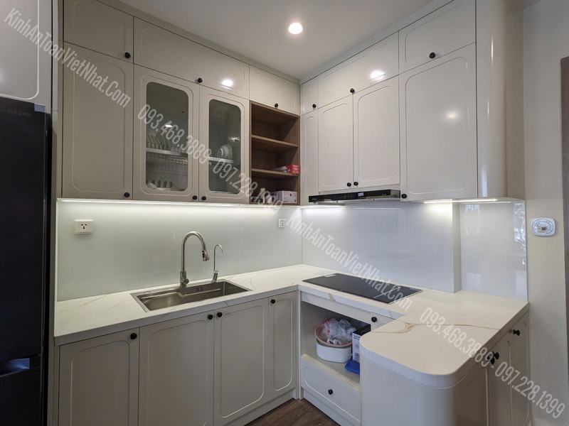  CTTB Kính Ốp Bếp màu Trắng Sữa Siêu Trong lắp đặt tại S102 Vinhome Ocean Park – Gia Lâm