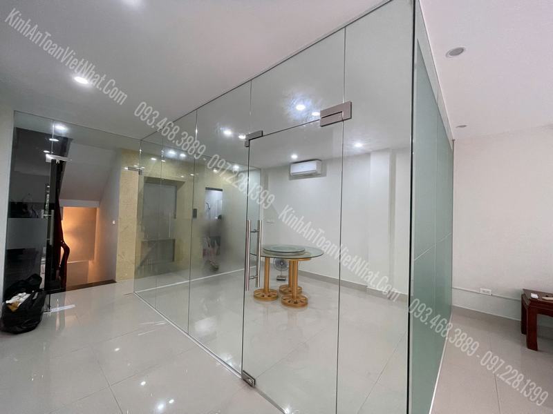 CTTB Vách Kính Cửa Thuỷ Lực lắp đặt tại Bạch Thái Bưởi – Hà Đông